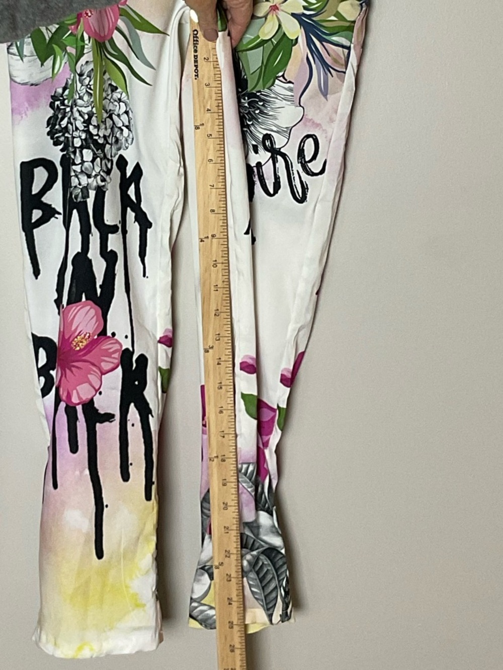 Womens Gigi Moda Floral Print Dreasy White Floral Jogger Tropical Artsy Sz Small - Picture 3 of 6